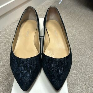 Ivanka Trump blue flats